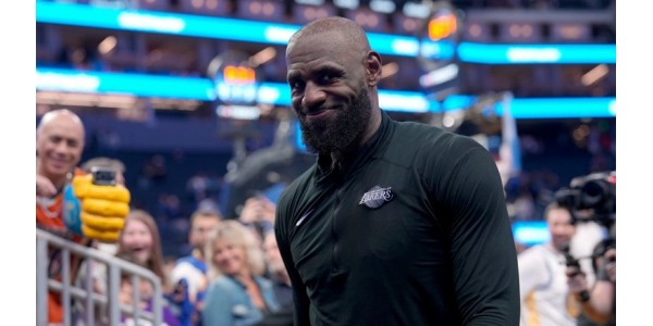 Povratak LeBrona Jamesa u Cleveland Cavaliers označio bi početak njegove ceremonije umirovljenja